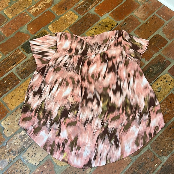 Torrid Georgette Multi Print Split Neck Top sz2X - Picture 9 of 11